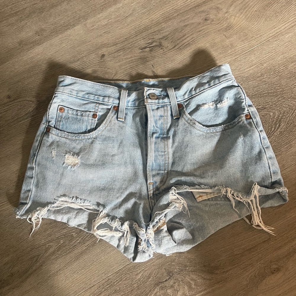 Levi 501s. Size 27.